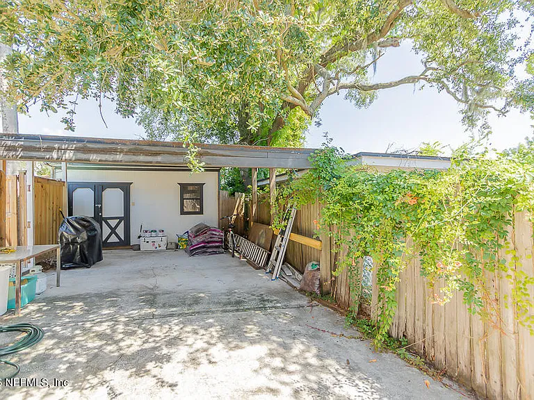 2751 Herschel St — Photo 31