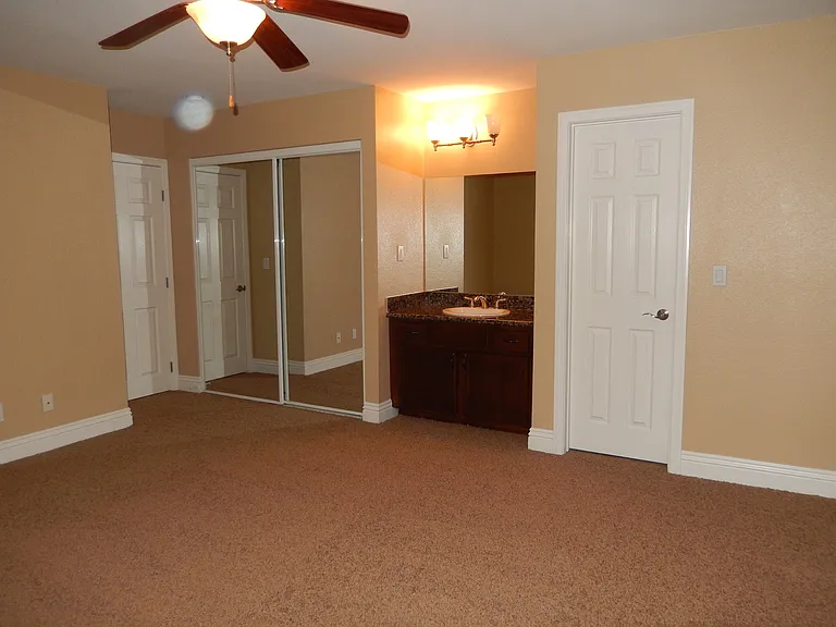 1133 Persimmon Ave #10 — Photo 12
