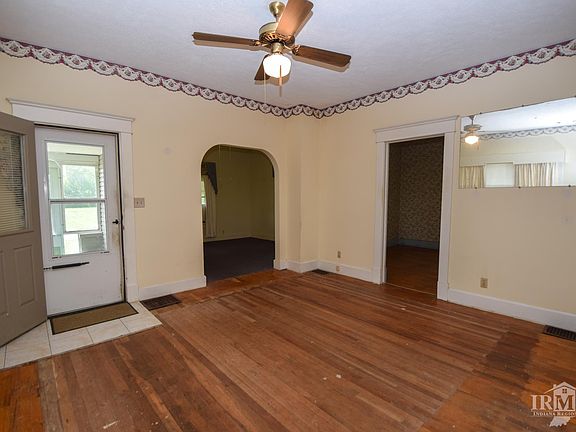 3rd image of 2210 E Delta Dr