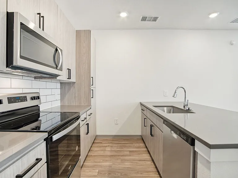 The Maddox Luxury Apartments — Photo 79