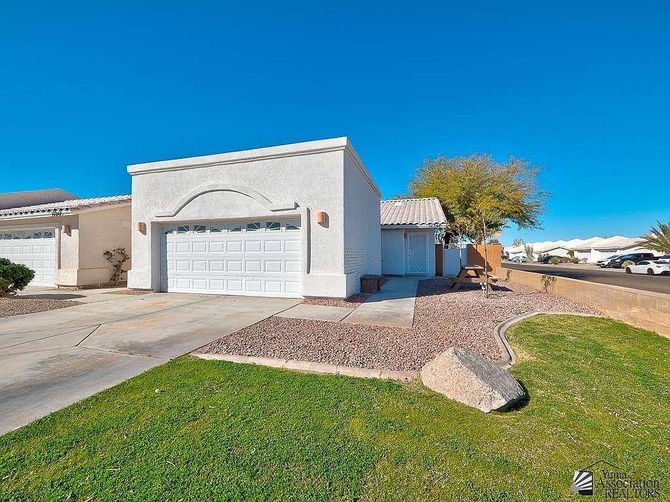1st image of 10748 E 35th Pl