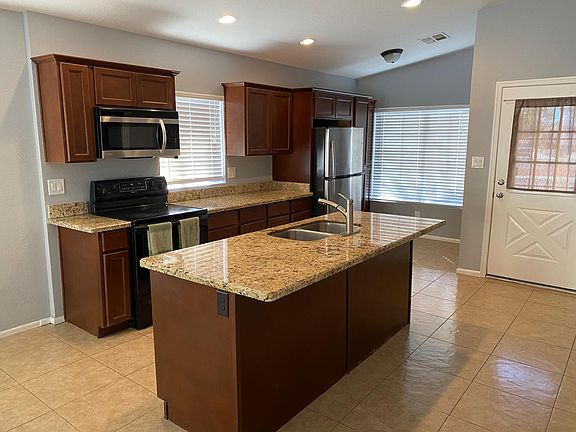 open kitchen- granite counters