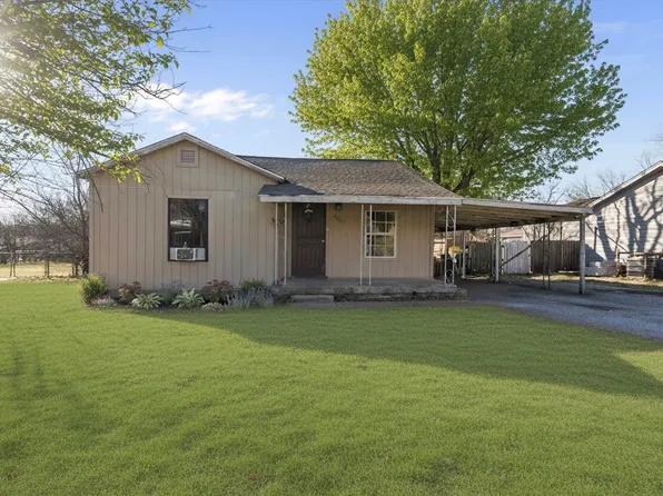 9201 Farmer Rd, White Settlement, TX 76108