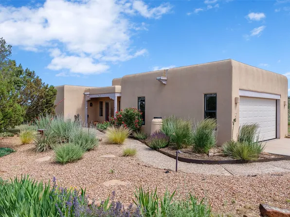 8 Antigua Ct, Santa Fe, NM 87508