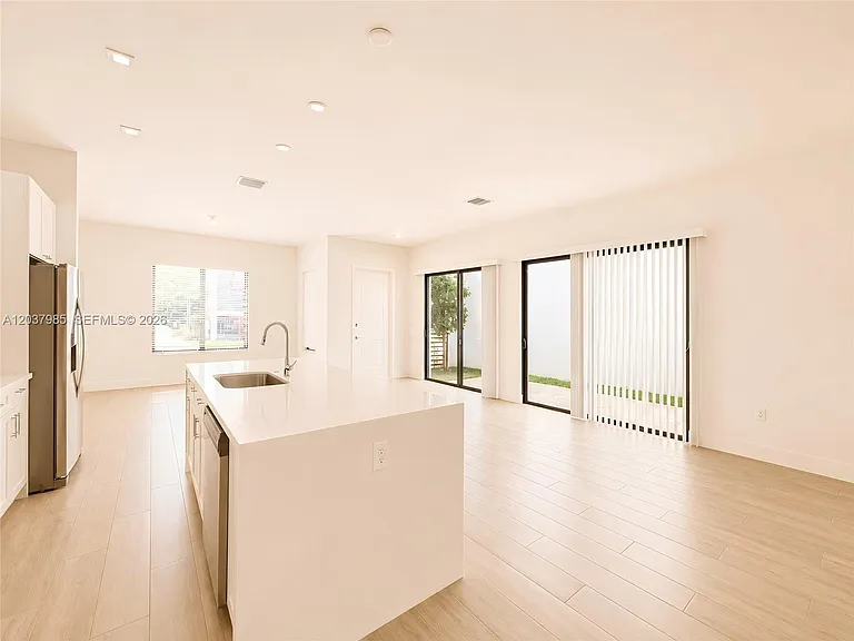 8185 NW 42nd St — Photo 1