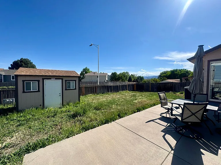 1125 Lindstrom Dr — Photo 30