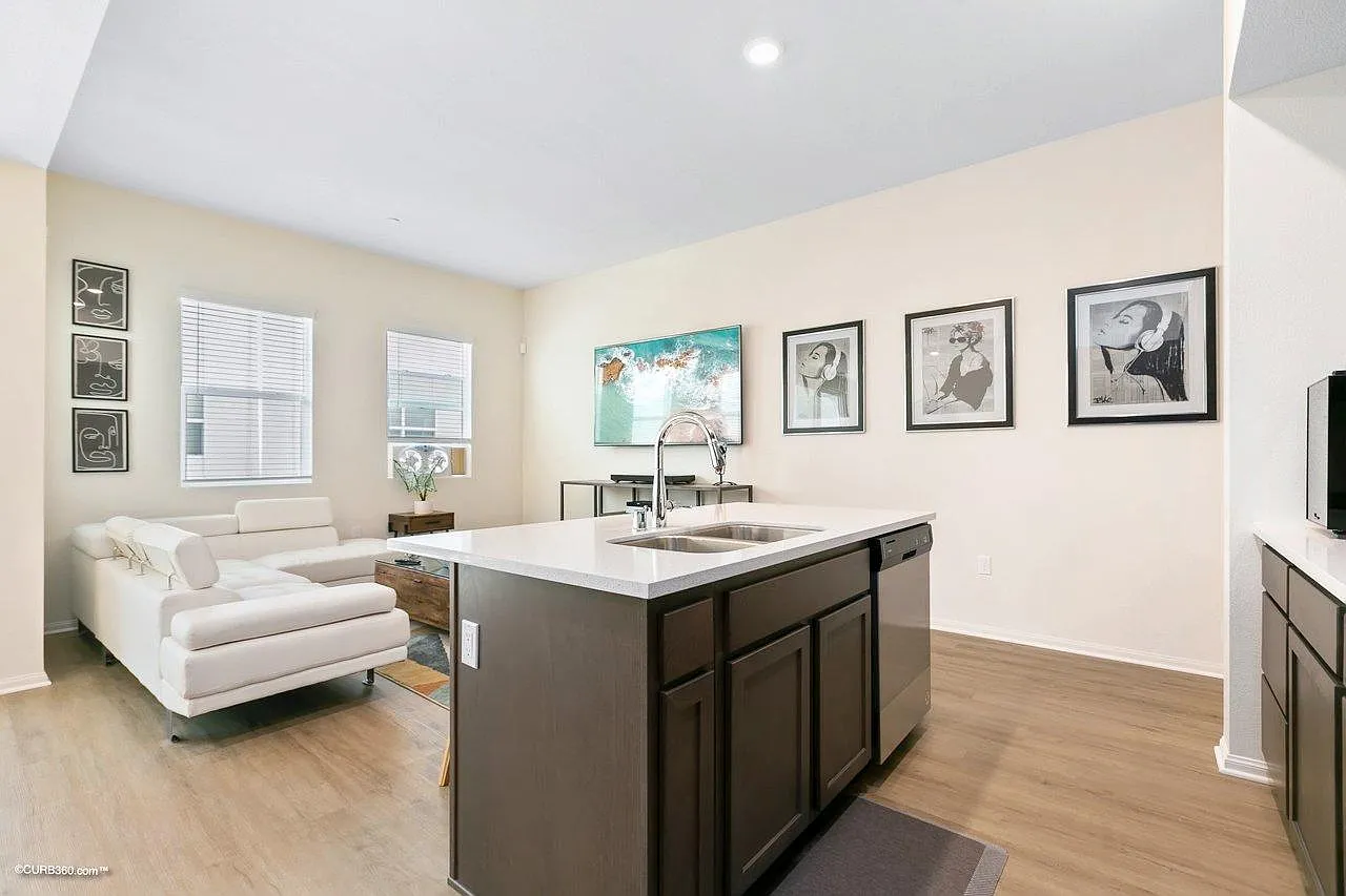 2015 Mindoro Ln — Photo 4