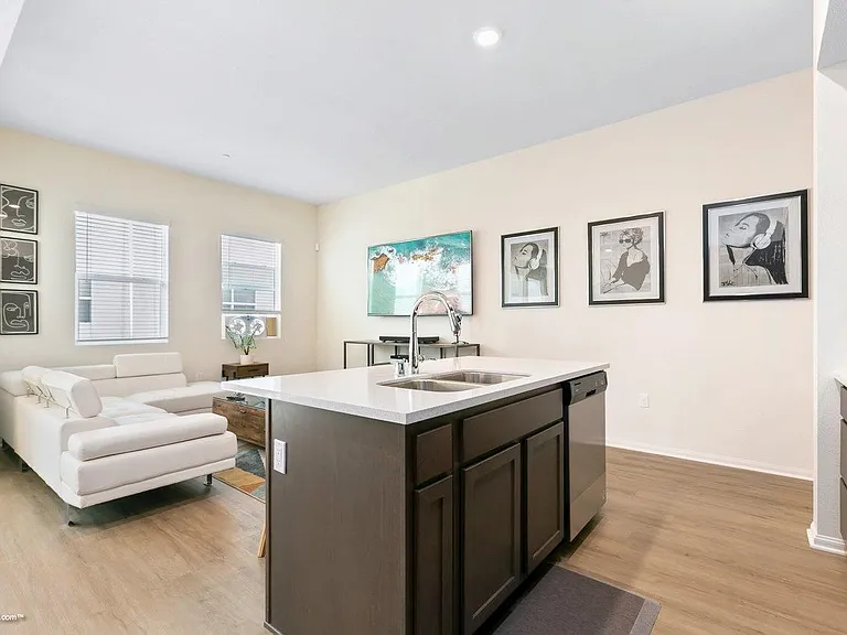 2015 Mindoro Ln — Photo 4