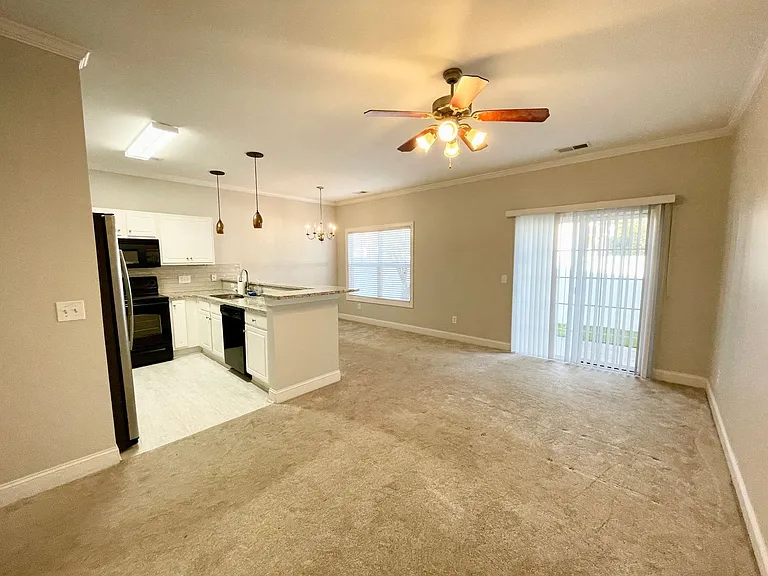 12 Braiden Manor Rd — Photo 4