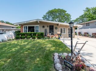 919 Charles Ave, Winthrop Harbor, IL