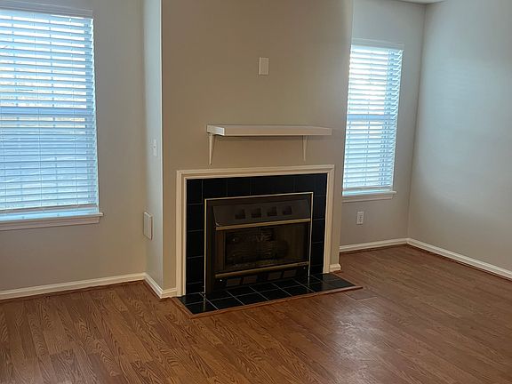 3rd image of 2922 C Mulberry Ln #C