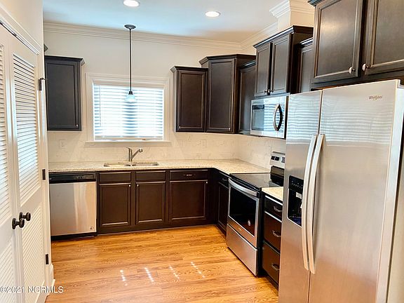 5th image of 3412 Ellsworth Dr Unit A
