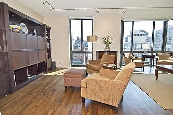 5th image of 1530 N Dearborn Pkwy #22