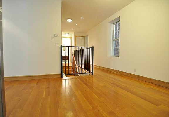 4th image of 204 W 140th St #1C