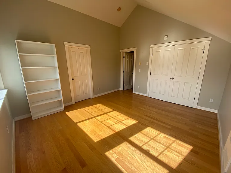 515 21st Ave — Photo 2