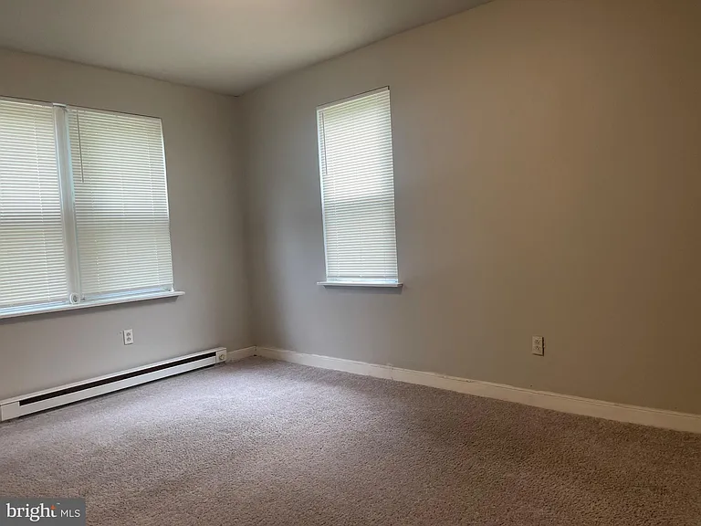 412 E Walnut Ln #3 — Photo 18