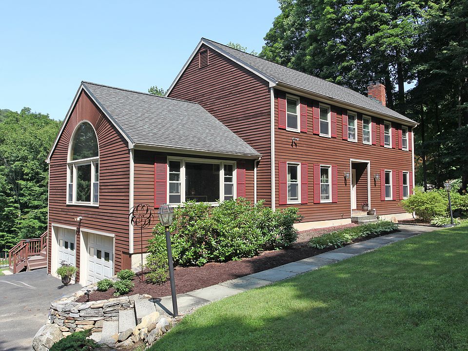 2nd image of 12 Hickory Ln
