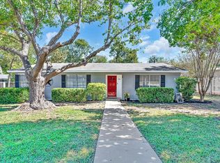 911 Fairway Rd, Woodway, TX 76712