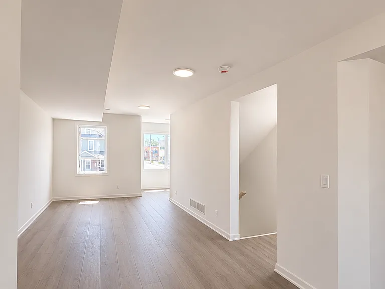 72 Dorothy St — Photo 6