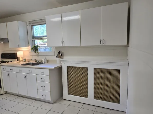 100 Melvin Ave APT A, Catonsville, MD 21228