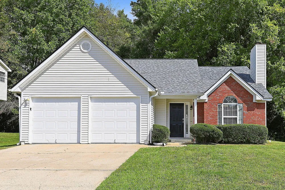 3 bed, 2.0 bath, 1468 sqft, $1,995 — Photo 1