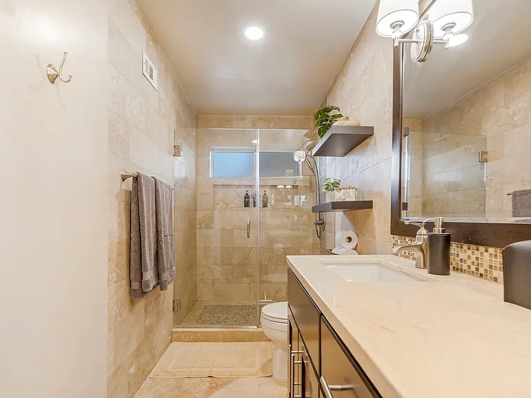 13103 Ireland Ln — Photo 32