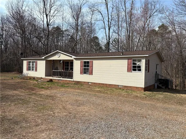 125 Maple Hollow Rd, Mount Airy, NC 27030