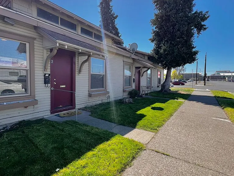 301 S 4th Ave — Photo 1