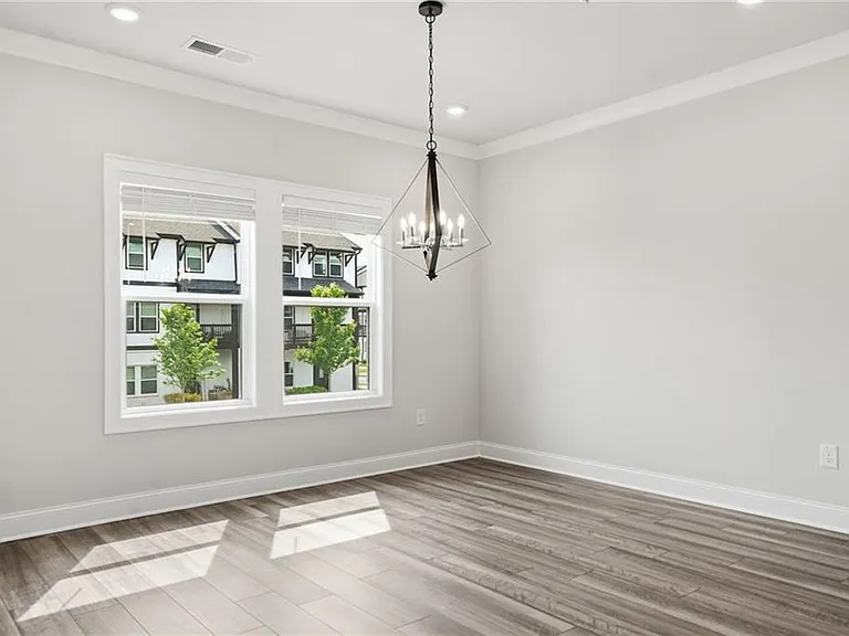 407 Lincoln St — Photo 24