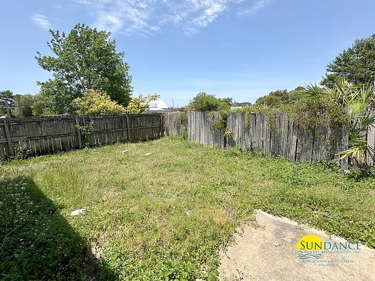 7692 Chablis Cir — Photo 10