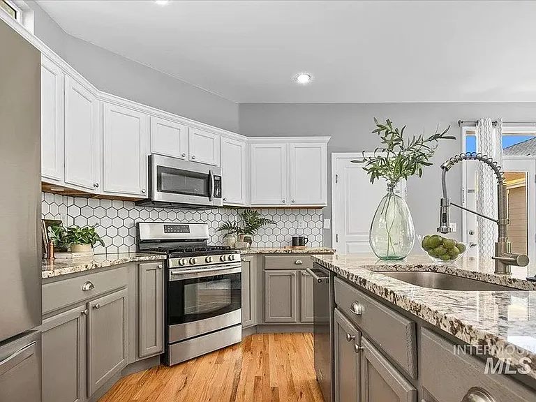 3918 S Mill Site Ave — Photo 17