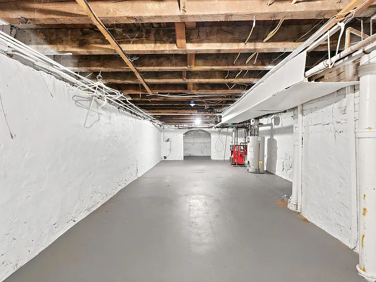 502 N Clayton St — Photo 14