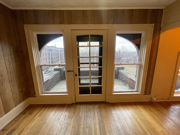 506 Kirby St E — Photo 6