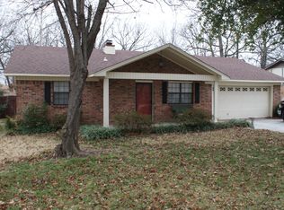 8812 Meadow Dr, Fort Smith, AR 72908