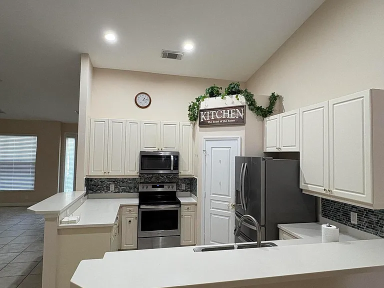 10490 SW Waterway Ln — Photo 5