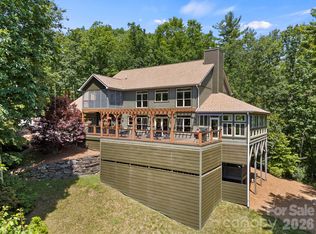 426 Eagle Ridge Rd, Zirconia, NC 28790