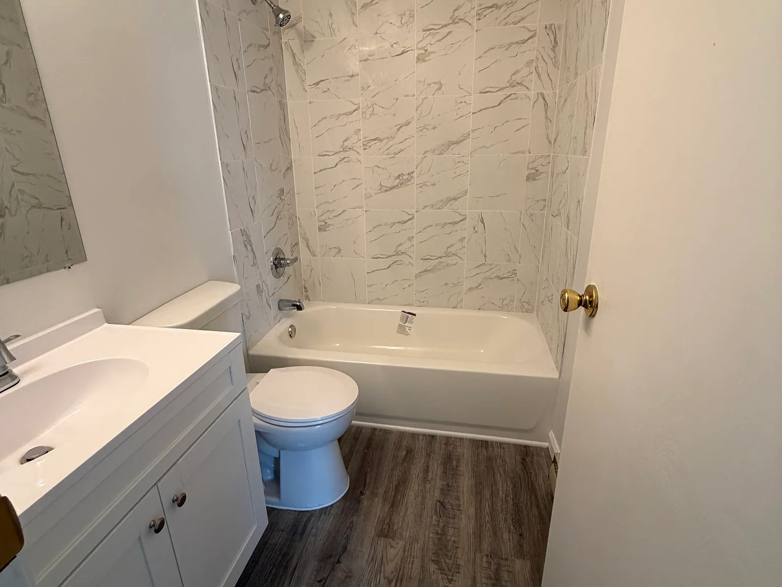 2 bed, 1100 sqft, $1,300 — Photo 3