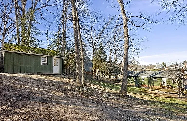 6295 Banshire Dr — Photo 15
