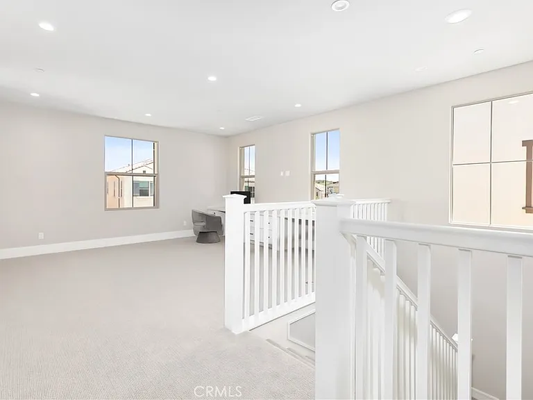 127 Oakstone — Photo 12
