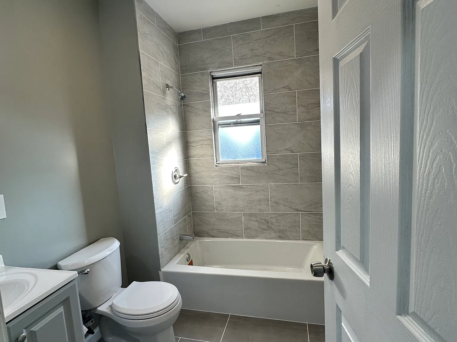 3 bed, 1000 sqft, $2,495 — Photo 4