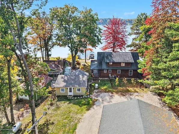 16211 Pretty Lake Dr, Mecosta, MI 49332