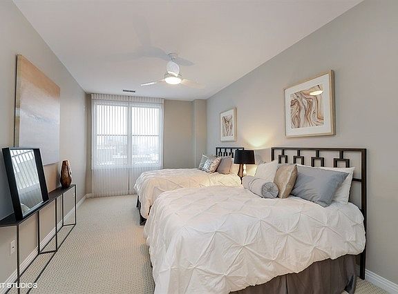 5th image of 950 W Huron St Unit 606