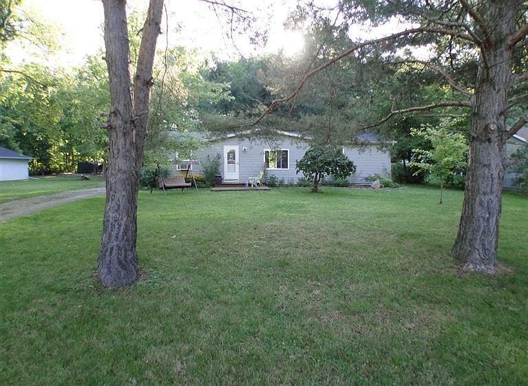 1st image of 16165 Crest Dr