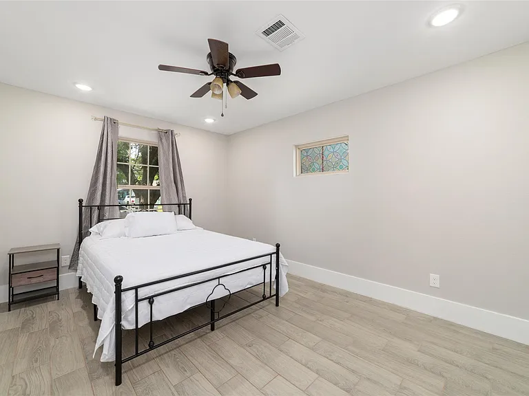 6720 Cathcart Dr — Photo 8