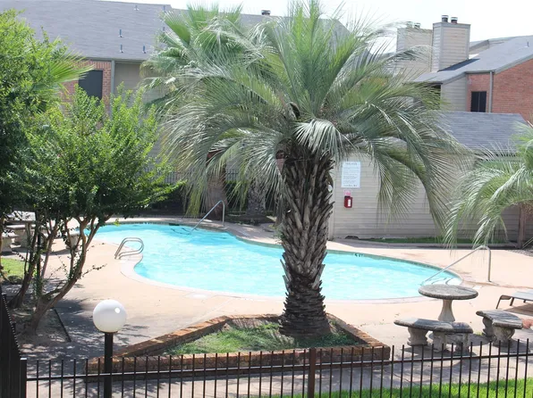 16111 Aspenglen Dr, Houston, TX