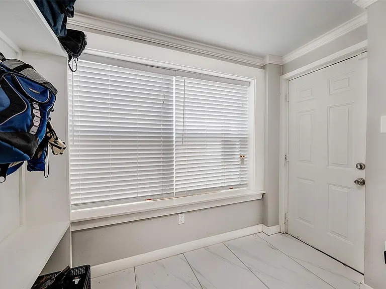 5205 Irvington Blvd — Photo 42
