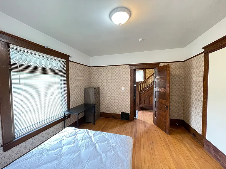710 S Main St — Photo 11