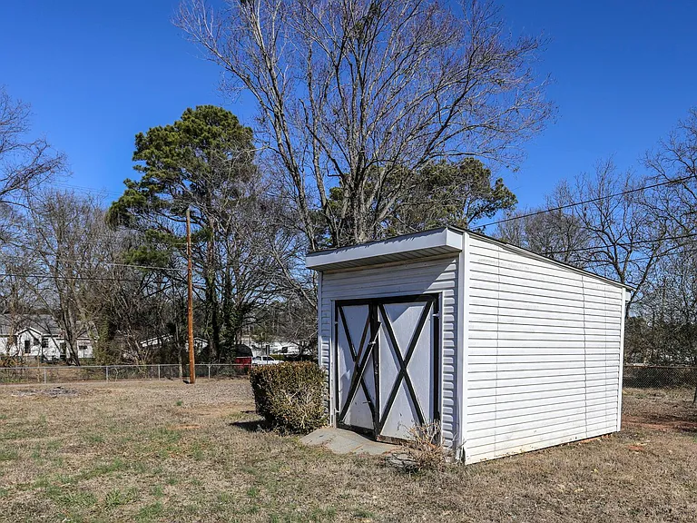 251 Anderson Dr — Photo 25