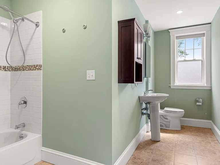 20 Egmont St #4 — Photo 15