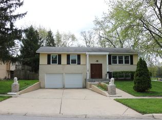 3215 Patton Dr, Woodridge, IL 60517